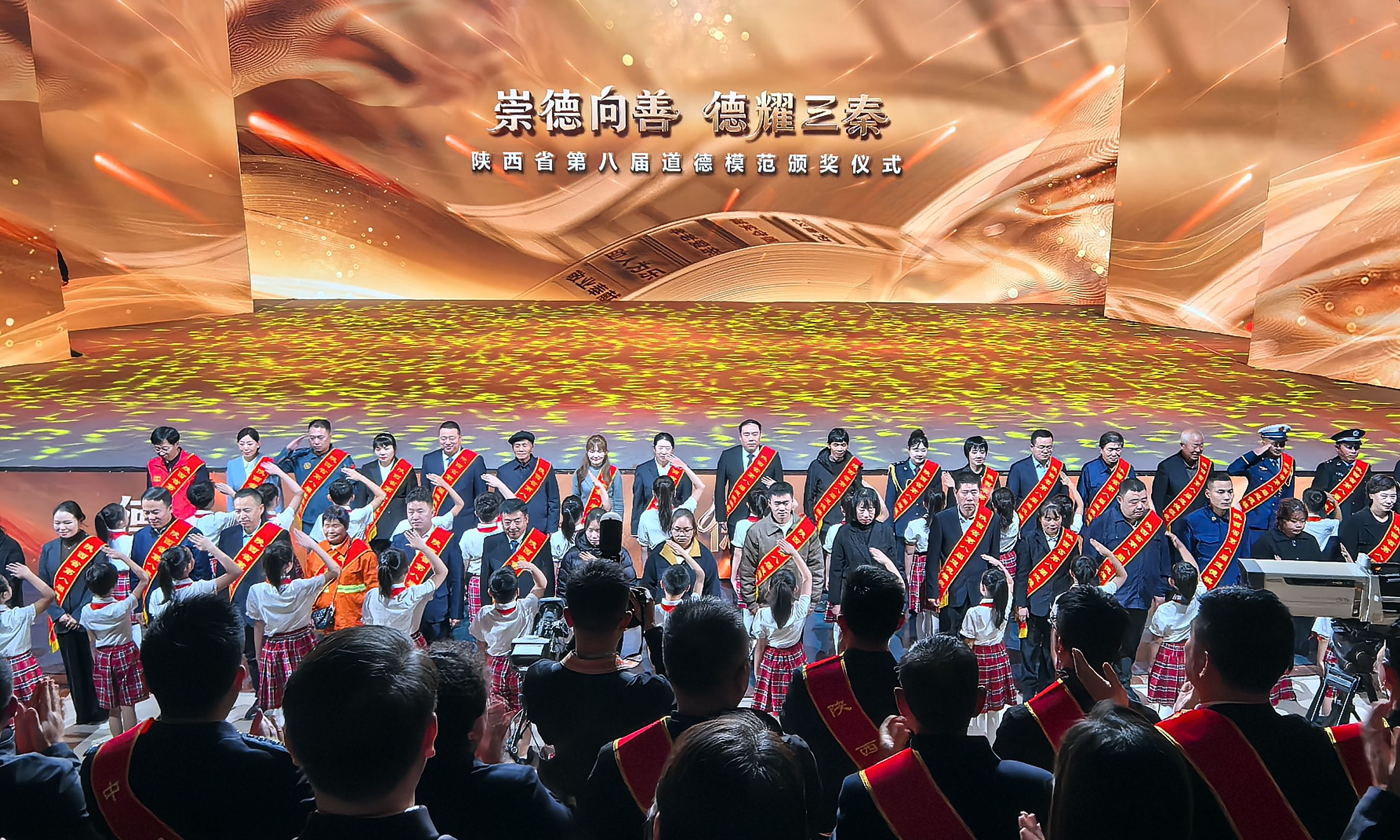 22b9a9cb0e374dff932586f0f5827720 (1).jpg