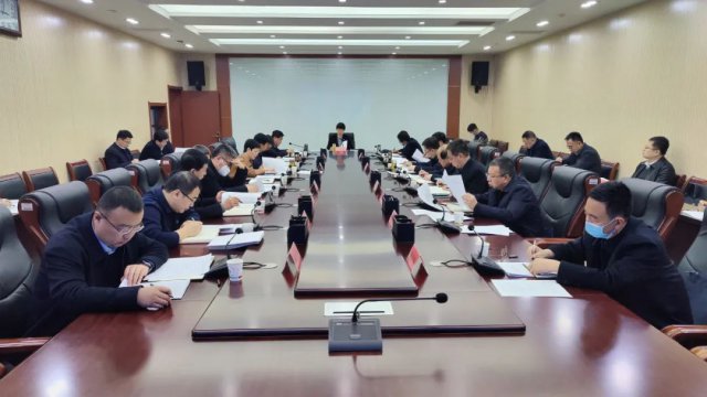 县委理论学习中心组召开第2次学习会