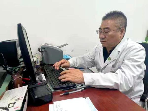 好医生崔生海:中西医并重 守护皮肤健康